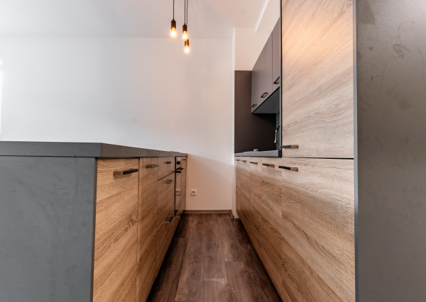 PRENAJATÉ Zariadený 2-i byt v novostavbe s balkónom – Trnkov