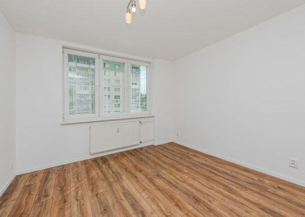 PRENAJATÉ Zariadený 3-izbový byt s loggiou – , Sídlisko II