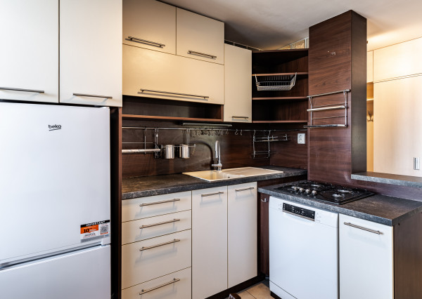 PRENAJATÉ Zariadený 2-izbový byt s lodžiou – Sídlisko II