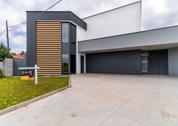 Reprezentatívny komerčný objekt pre firmu či ambulanciu