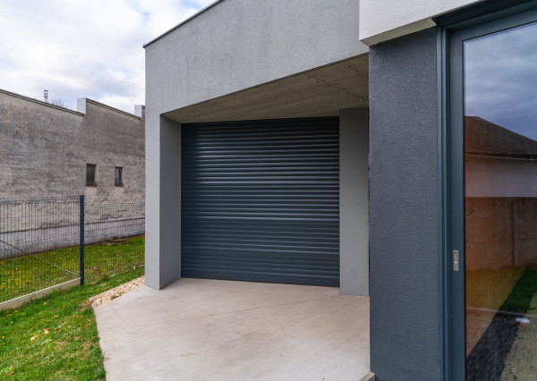 Reprezentatívny komerčný objekt pre firmu či ambulanciu